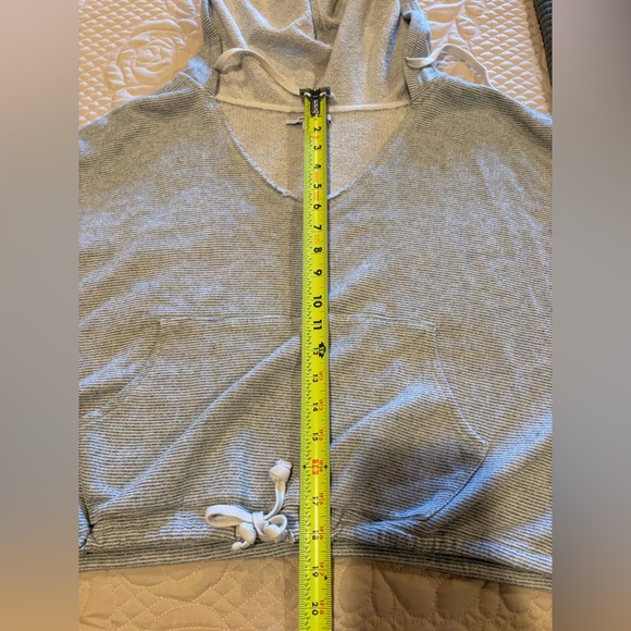 O'Neill French Terry kangaroo pocket pullover hoodie women’s M grey white - Picture 10 of 11